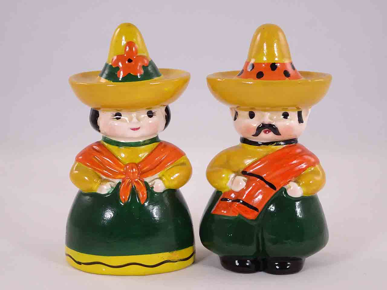 11195 Josef Originals Nationalities salt and pepper shaker series - Mexico
