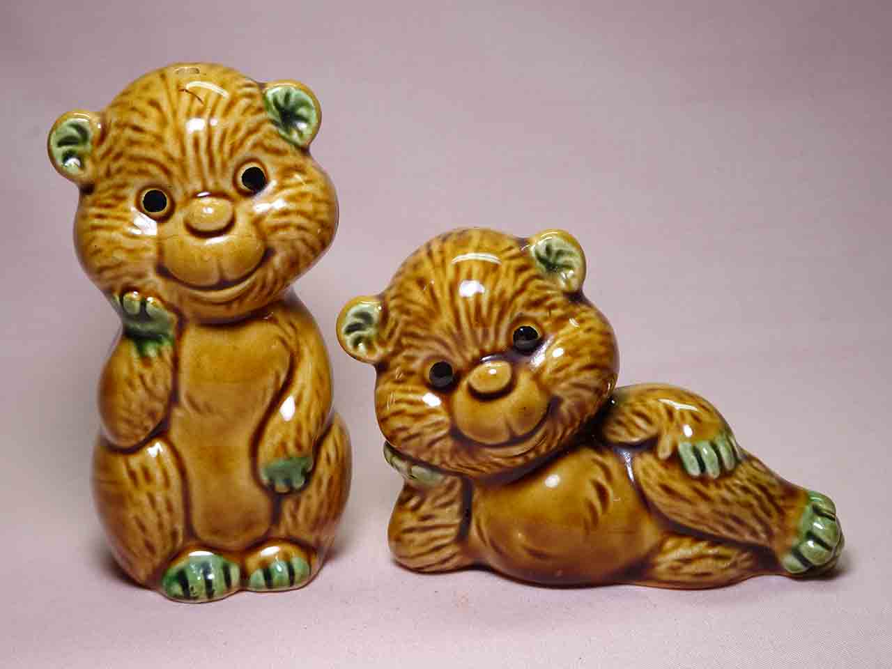 40503 Colorful Animals with One Lying Down salt and pepper shakers series - bears