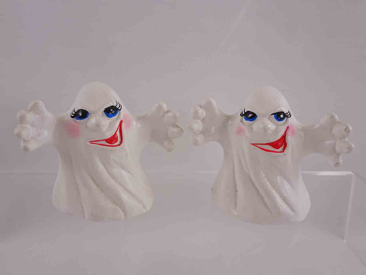 55080 Halloween characters salt and pepper shakers possibly made by Jean Grief - Ghosts