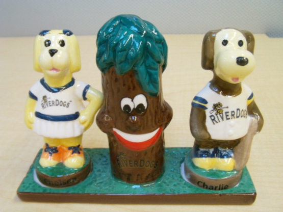 Featured_Articles_Stadium_Giveaways_Charleston_RiverDogs_2 Charleston RiverDogs Minor League Baseball team mascots stadium giveaway salt and pepper shakers
