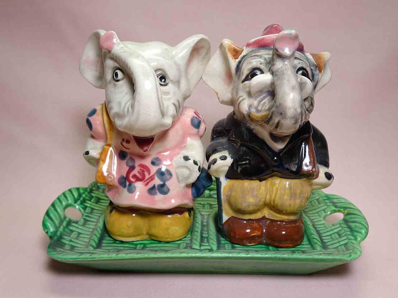 40533 Dressed animal couples on green trays salt and pepper shakers - elephants