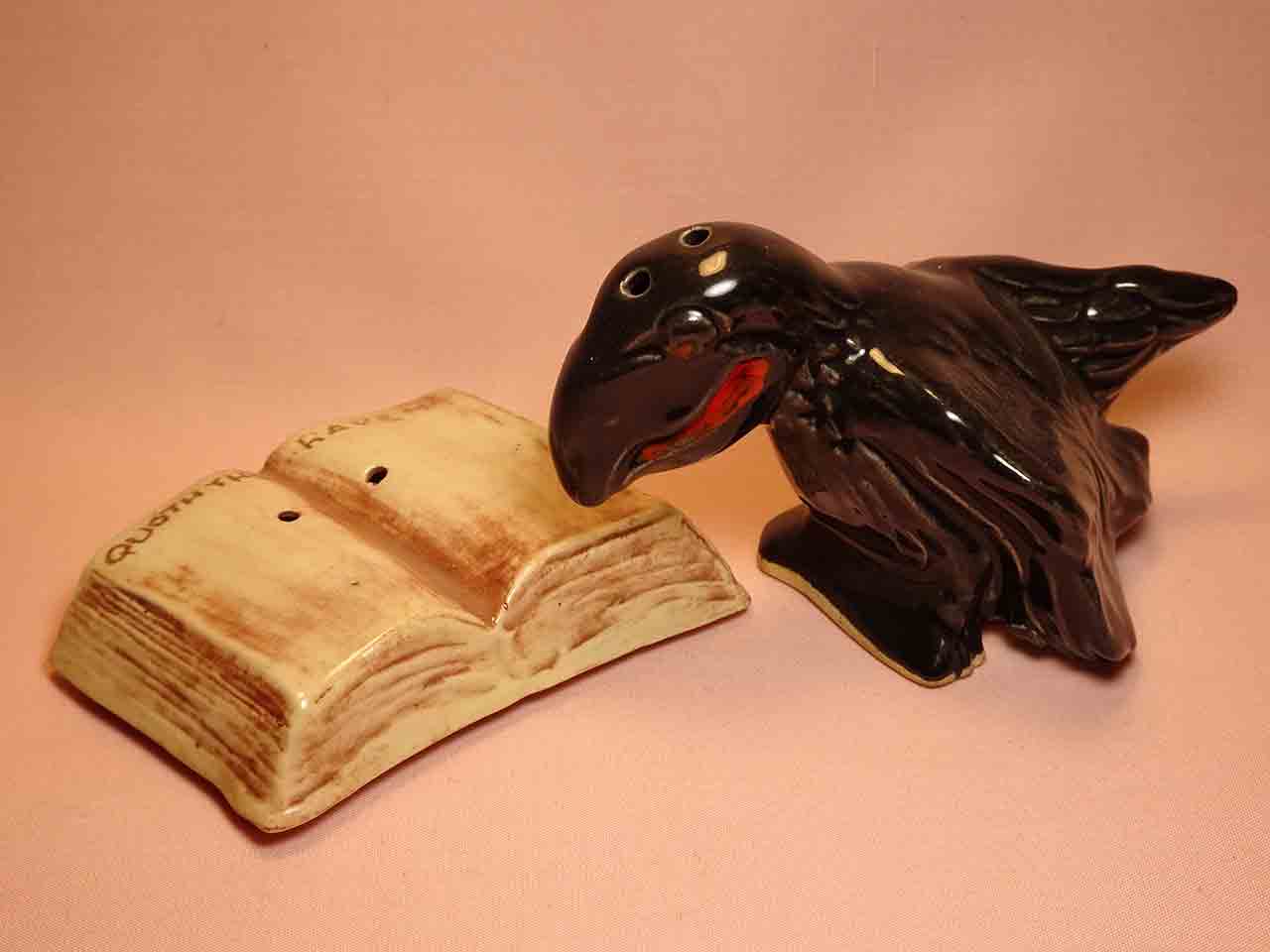 42803 The Raven salt and pepper shakers