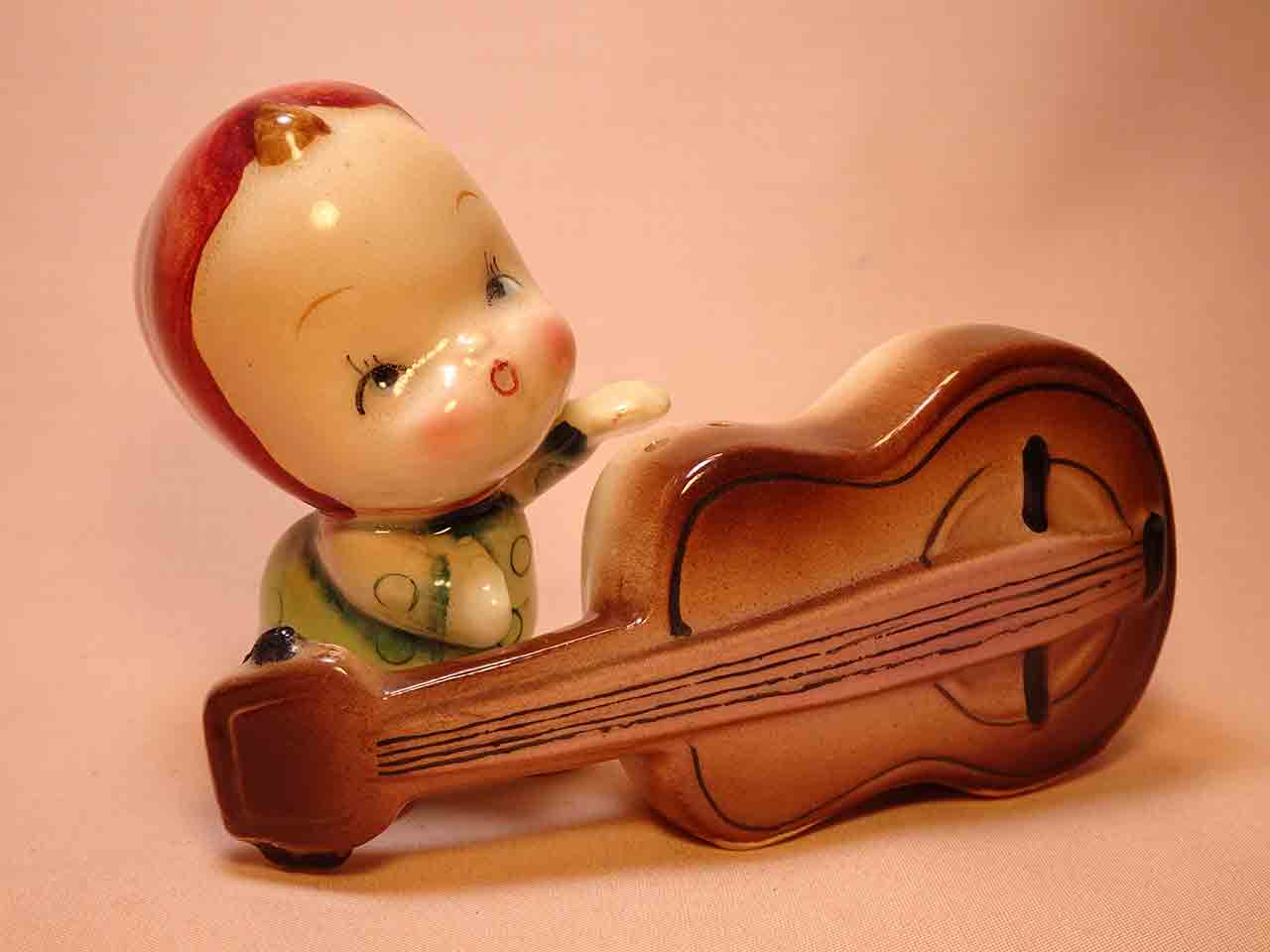 43543 Children musicians salt and pepper shakers series - guitar