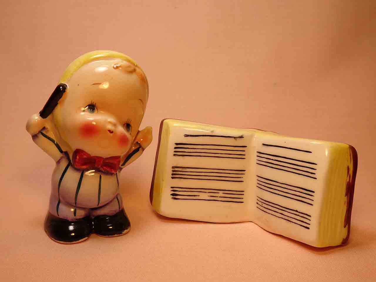 43546 Children musicians salt and pepper shakers series - director