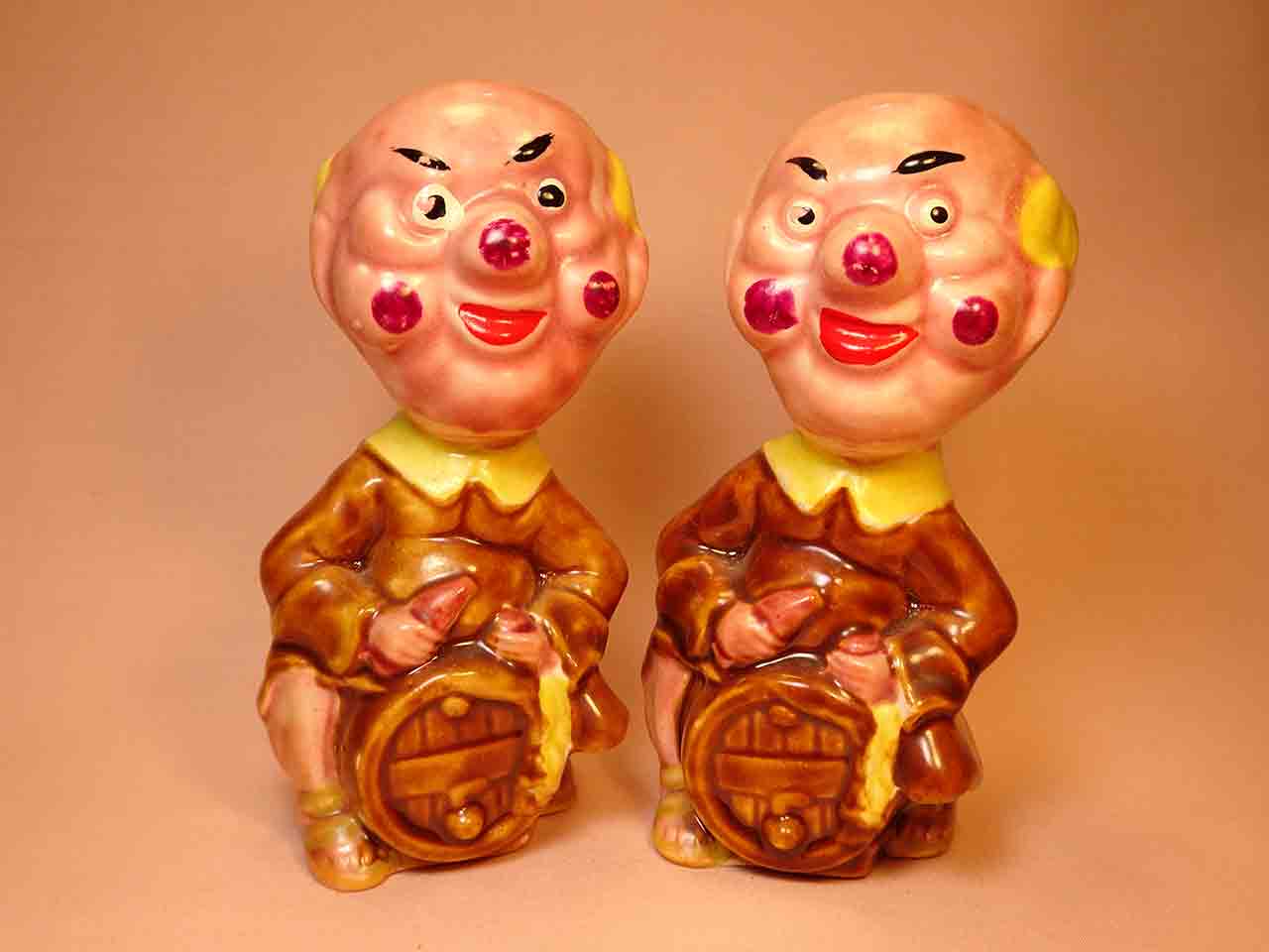 43618 Clown-like strange fellows salt and pepper shakers - monks