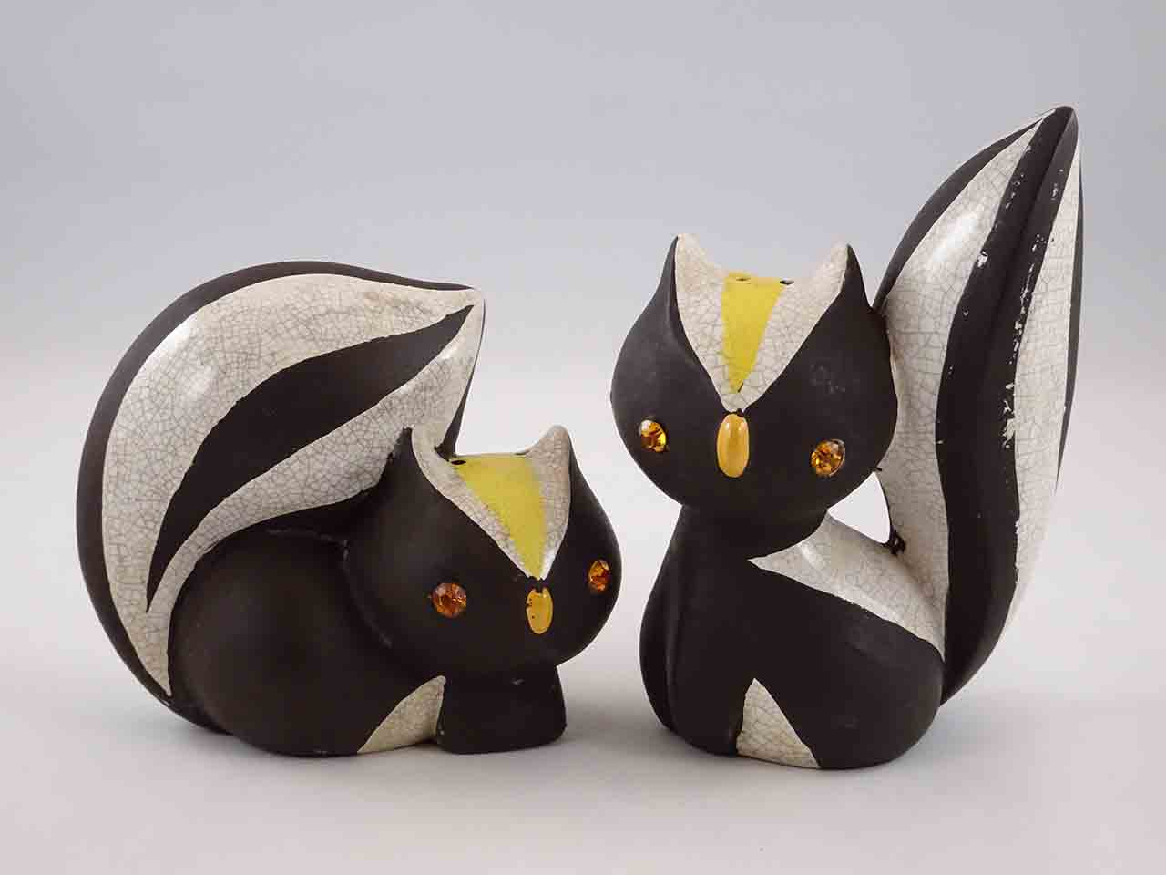 45272 Napco Skunks salt and pepper shakers