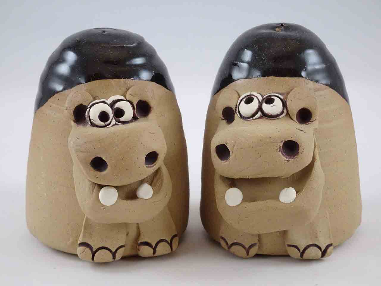 45731 Pretty Ugly Pottery from Wales salt and pepper shakers - hippos