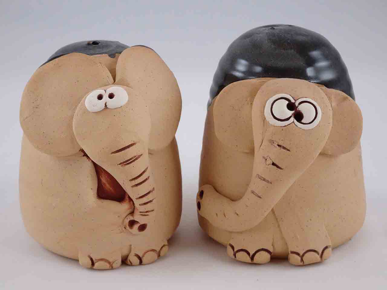 45732 Pretty Ugly Pottery from Wales salt and pepper shakers - elephants