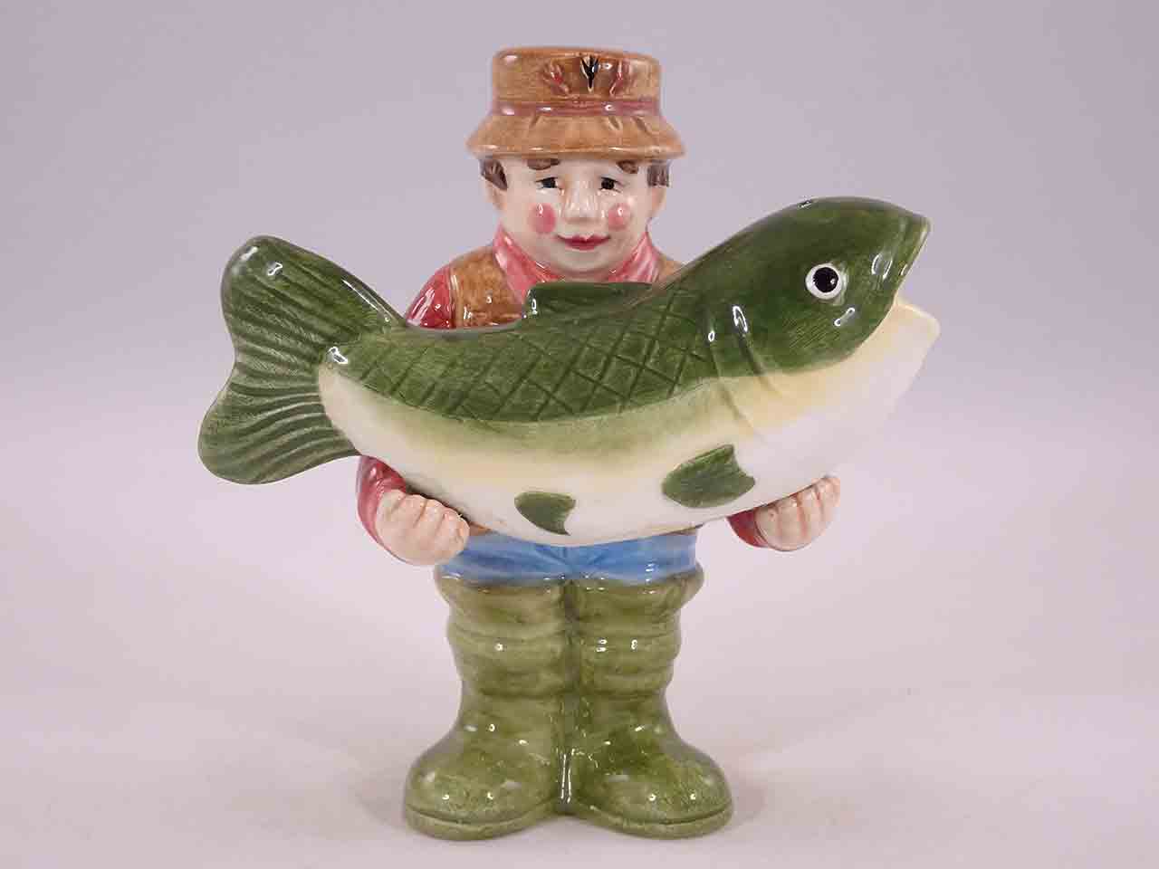 48748 Series of men and their hobbies salt and pepper shakers - fisherman