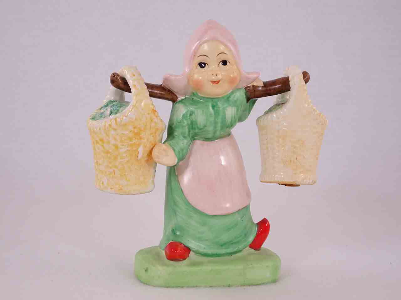 49559 Dutch girl hanger salt and pepper shakers