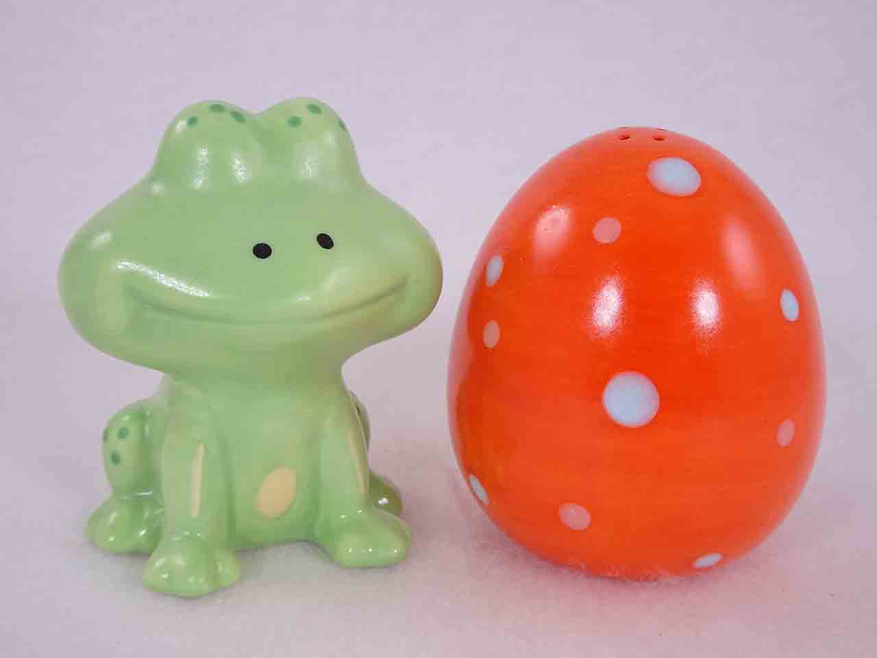 50479 Russ Easter salt and pepper shakers - various animals with Easter eggs - frog