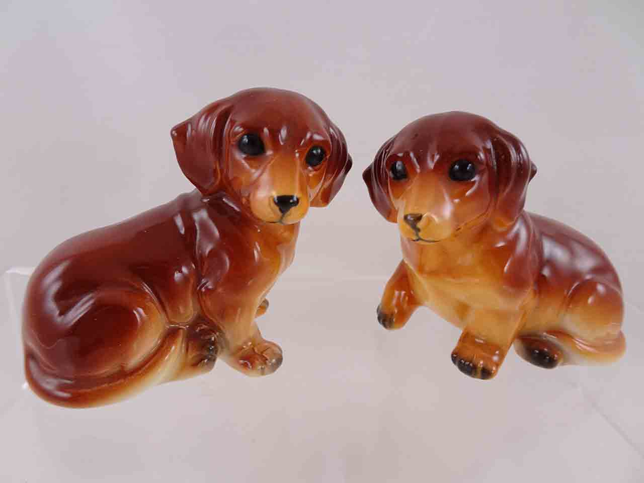 55024 Napcoware Japan puppy dogs salt and pepper shakers - Dachshunds