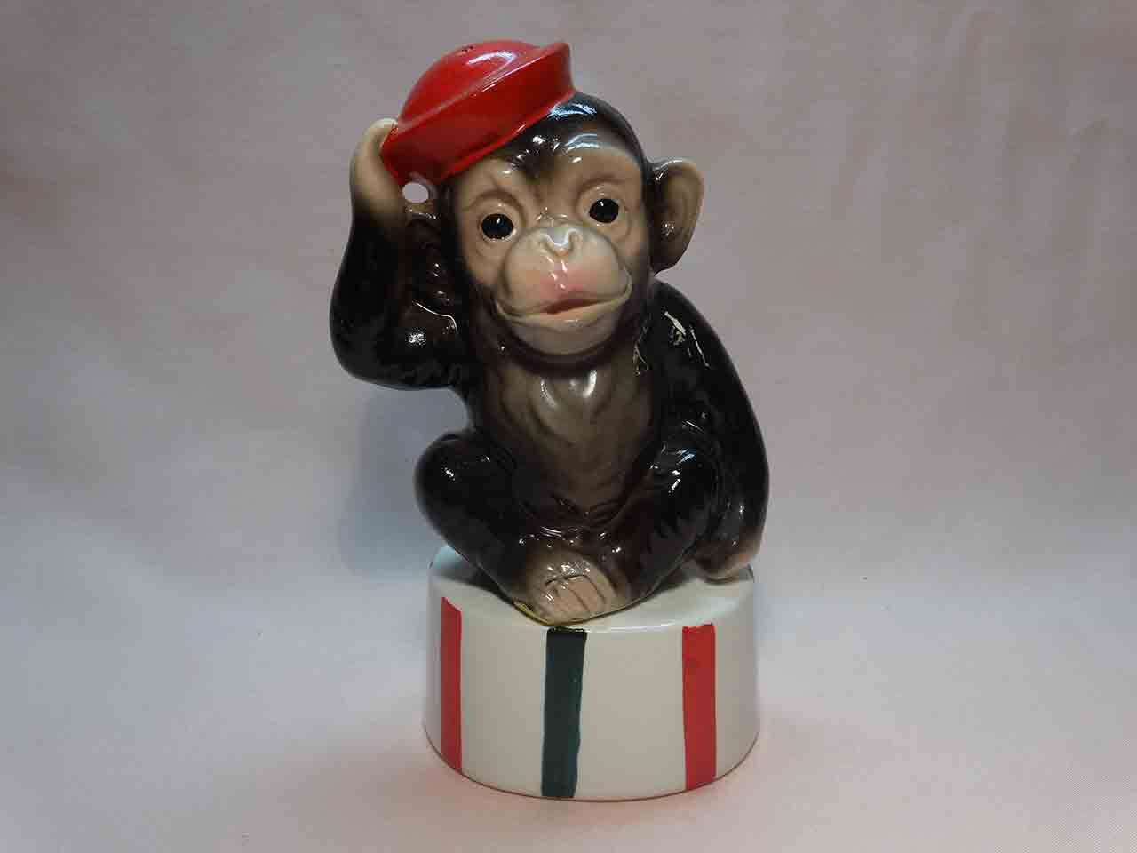 29111 Circus animal on pedestal salt and pepper shakers - monkey