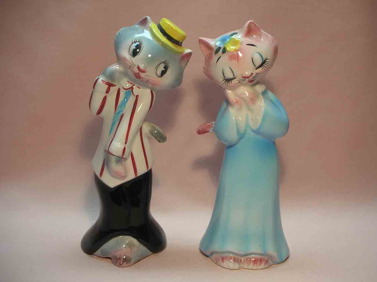 1766 Tall dressed animal series ?PY-like salt and pepper shakers - cats