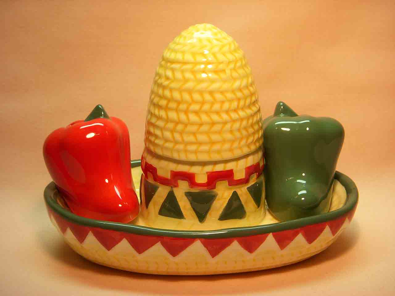 16648 Peppers on sombrero Mwah Westland Giftware salt and pepper shakers