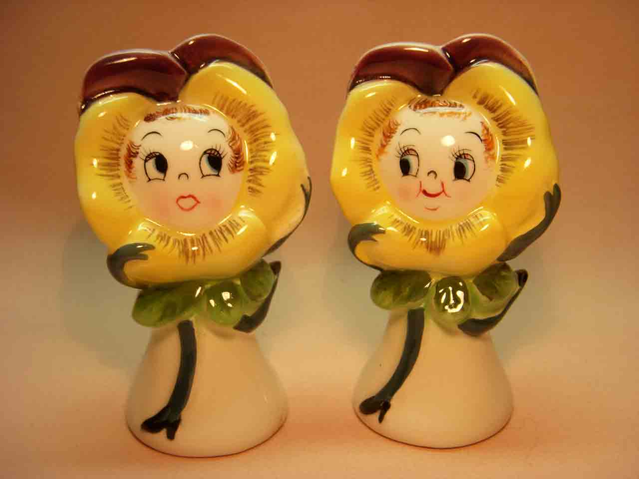 17846 Stick Figures PY poppies flowers anthropomorphic salt and pepper shakers