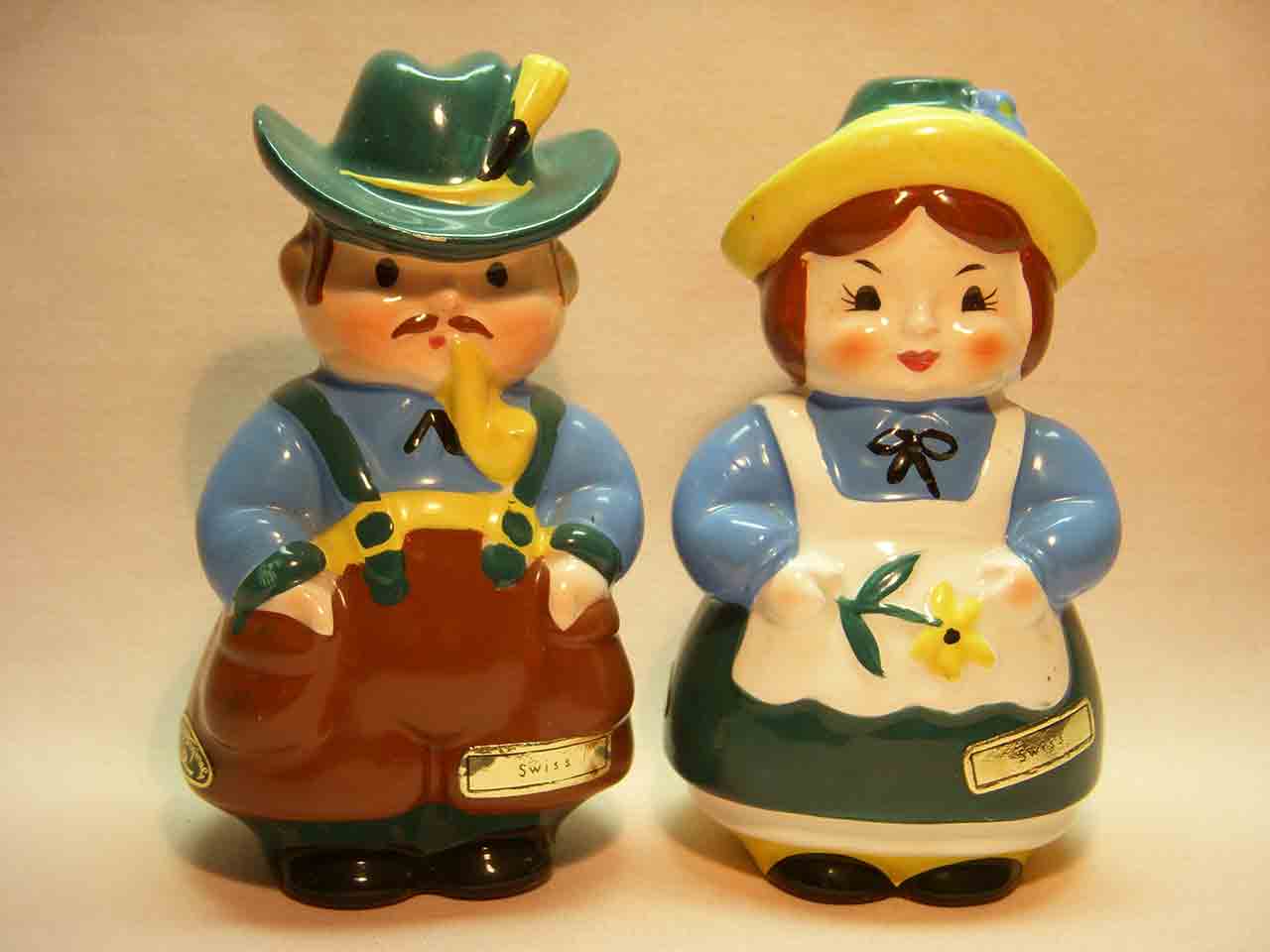 21979 Josef Originals Nationalities salt and pepper shaker series - Switzerland
