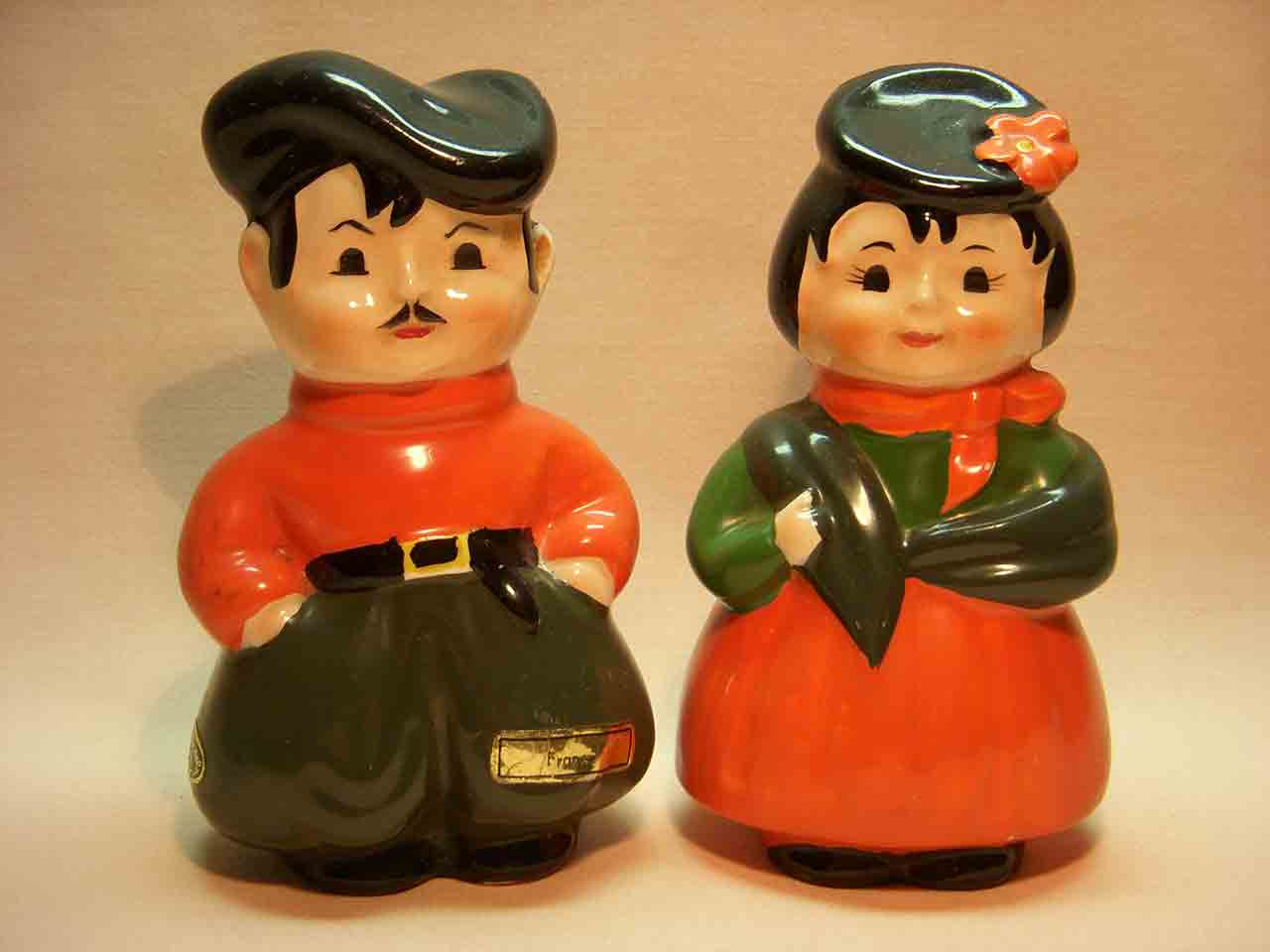 21981 Josef Originals Nationalities salt and pepper shaker series - France