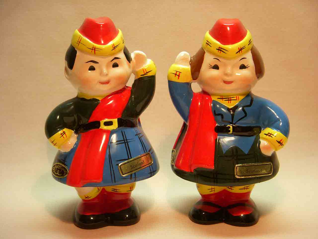 21982 Josef Originals Nationalities salt and pepper shaker series - Scotland