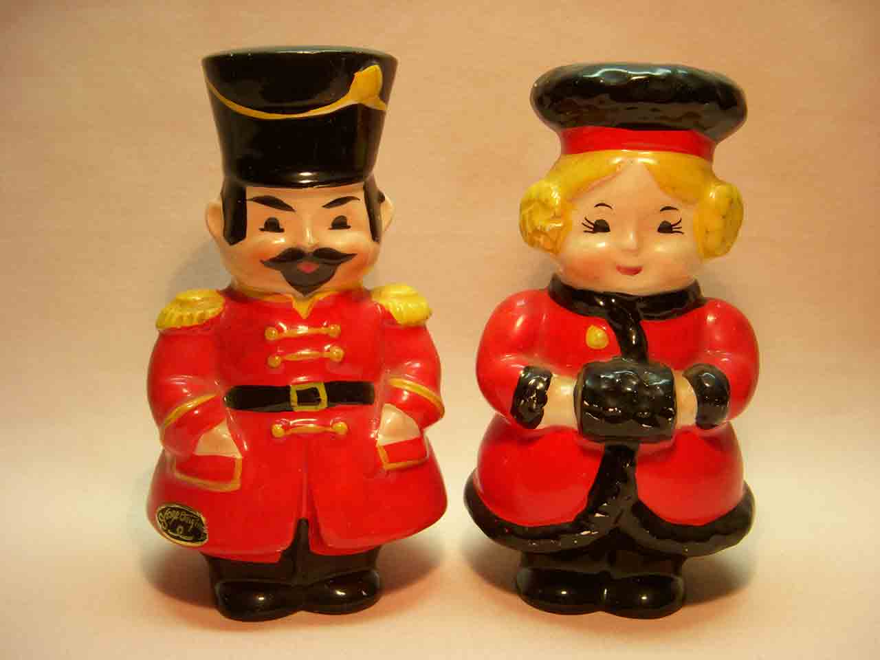 21983 Josef Originals Nationalities salt and pepper shaker series - Russia