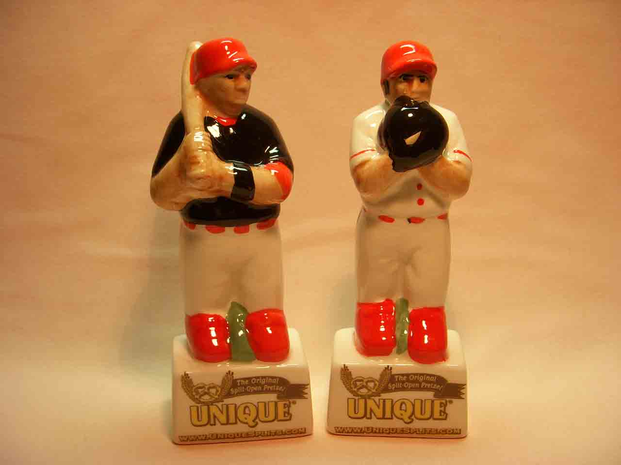 25611 Reading Fightin Phils Cole Hamels and Carlos Ruiz salt and pepper shakers